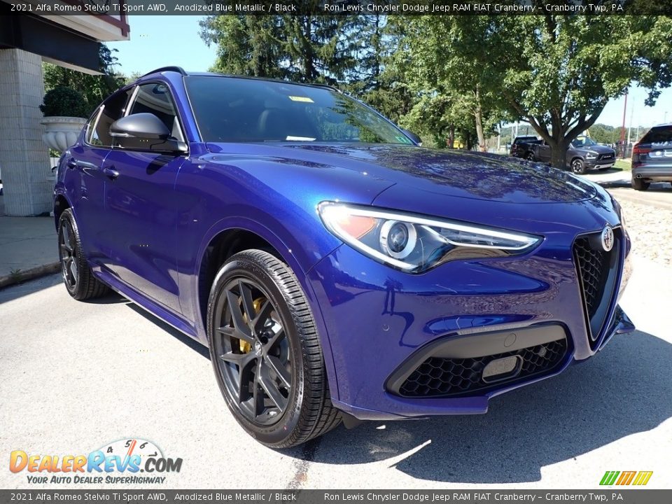 Front 3/4 View of 2021 Alfa Romeo Stelvio Ti Sport AWD Photo #3