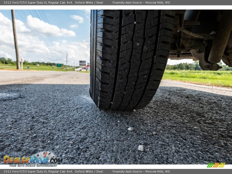 2013 Ford F250 Super Duty XL Regular Cab 4x4 Oxford White / Steel Photo #12