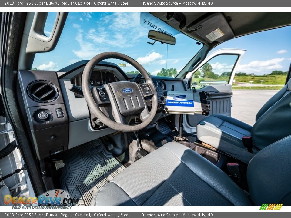 2013 Ford F250 Super Duty XL Regular Cab 4x4 Oxford White / Steel Photo #20