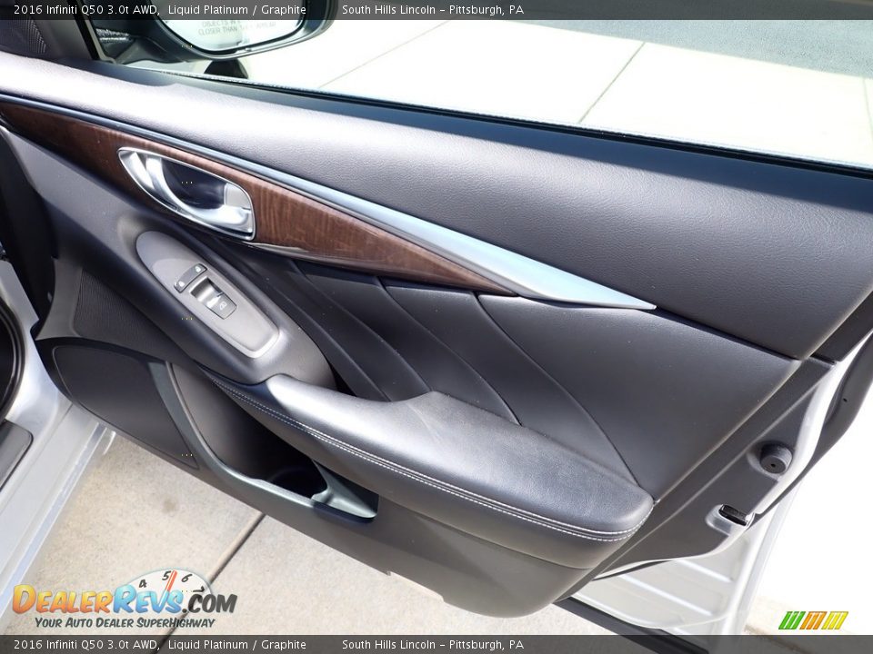 Door Panel of 2016 Infiniti Q50 3.0t AWD Photo #13