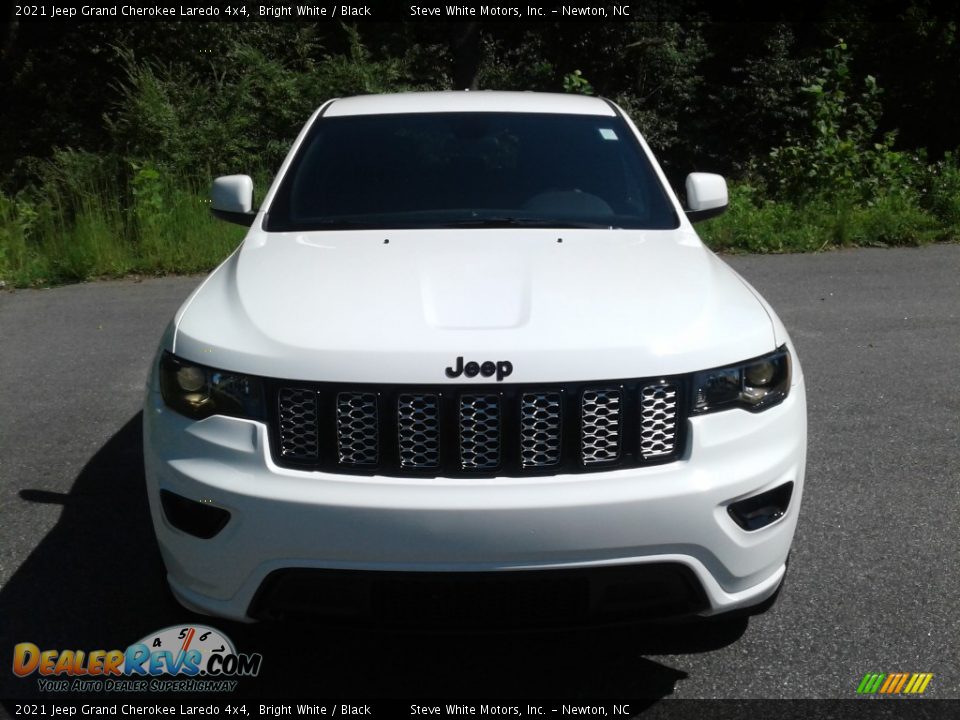 2021 Jeep Grand Cherokee Laredo 4x4 Bright White / Black Photo #3