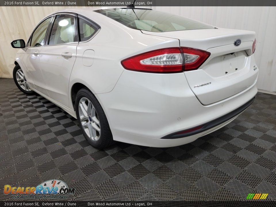 2016 Ford Fusion SE Oxford White / Dune Photo #8