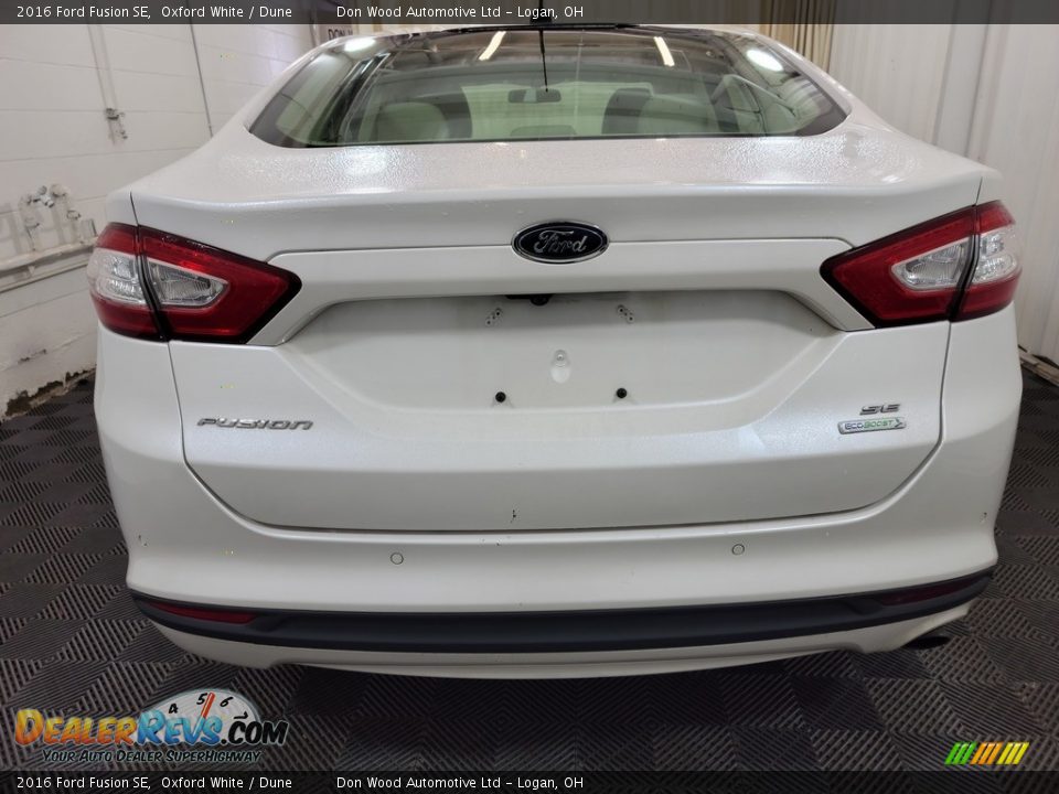 2016 Ford Fusion SE Oxford White / Dune Photo #9