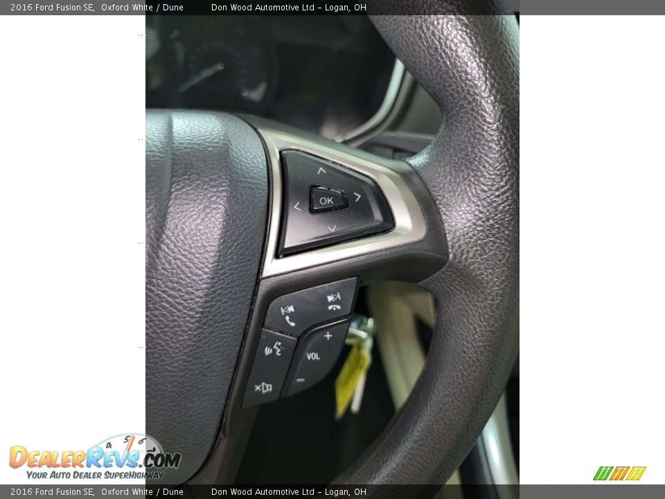 2016 Ford Fusion SE Oxford White / Dune Photo #20