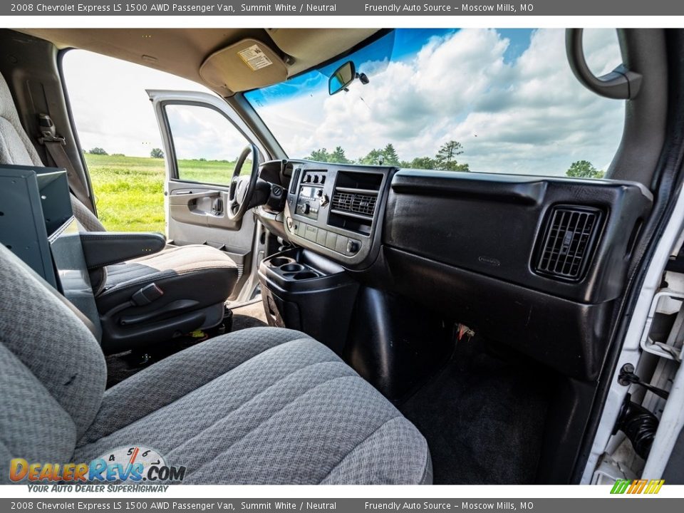 2008 Chevrolet Express LS 1500 AWD Passenger Van Summit White / Neutral Photo #29