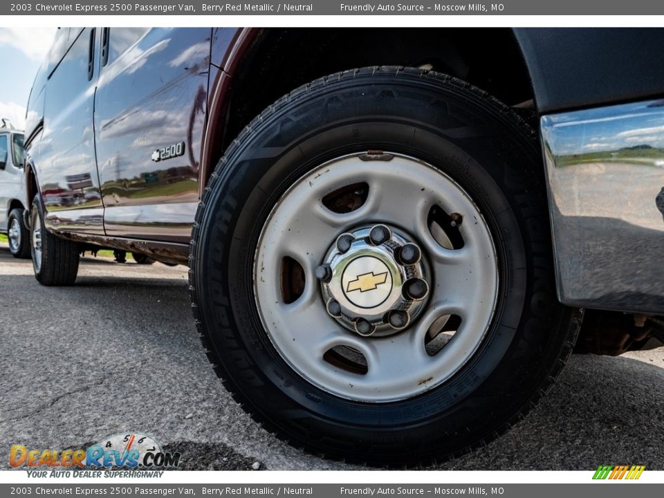 2003 Chevrolet Express 2500 Passenger Van Wheel Photo #2