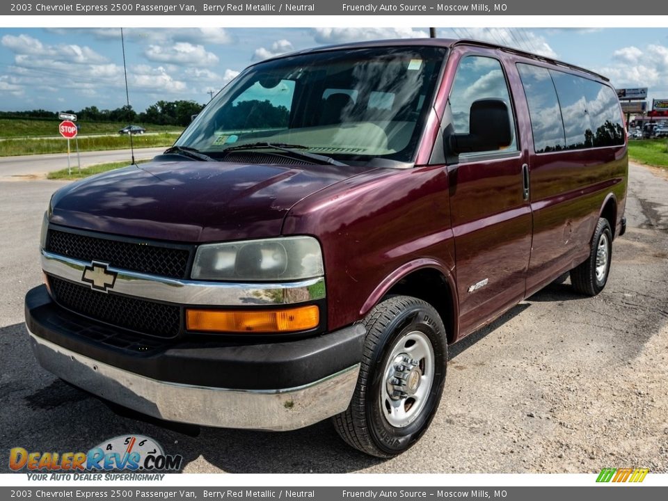 Front 3/4 View of 2003 Chevrolet Express 2500 Passenger Van Photo #8