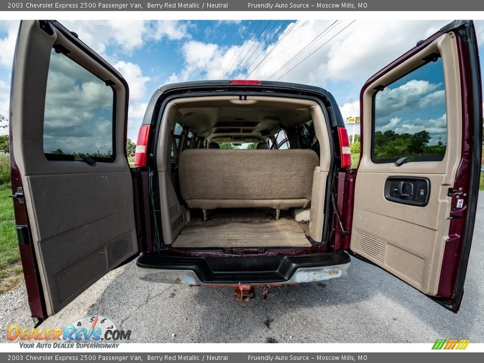 2003 Chevrolet Express 2500 Passenger Van Berry Red Metallic / Neutral Photo #22