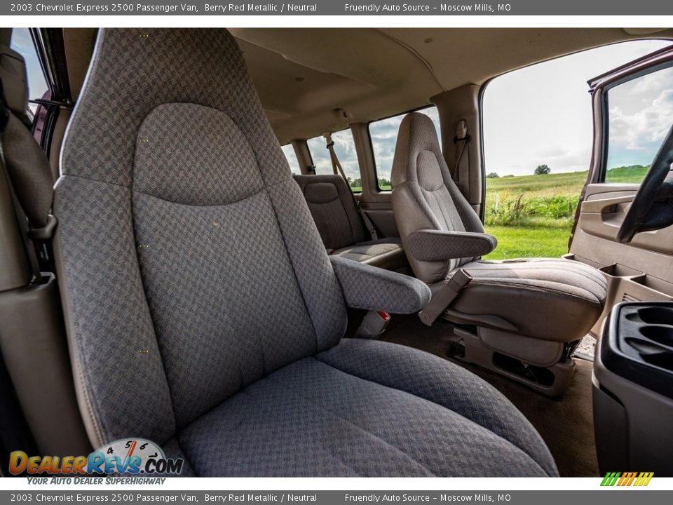 Front Seat of 2003 Chevrolet Express 2500 Passenger Van Photo #30