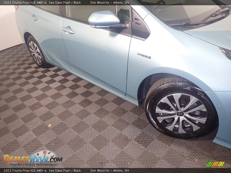 2021 Toyota Prius XLE AWD-e Sea Glass Pearl / Black Photo #5