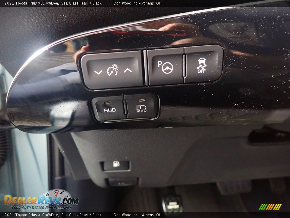 2021 Toyota Prius XLE AWD-e Sea Glass Pearl / Black Photo #32