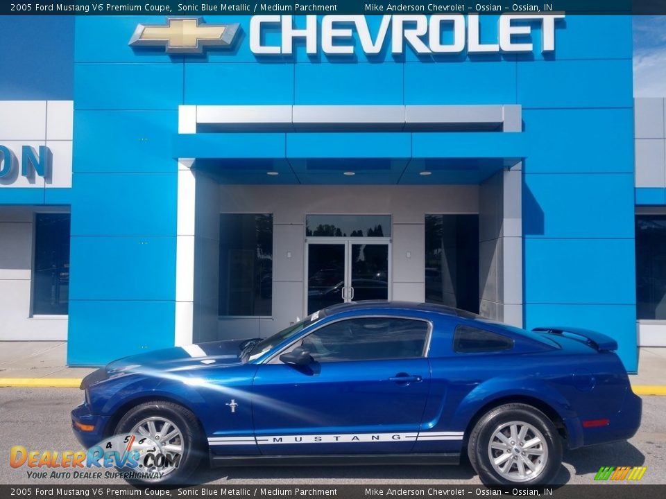 2005 Ford Mustang V6 Premium Coupe Sonic Blue Metallic / Medium Parchment Photo #1