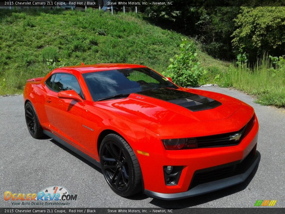 Front 3/4 View of 2015 Chevrolet Camaro ZL1 Coupe Photo #6