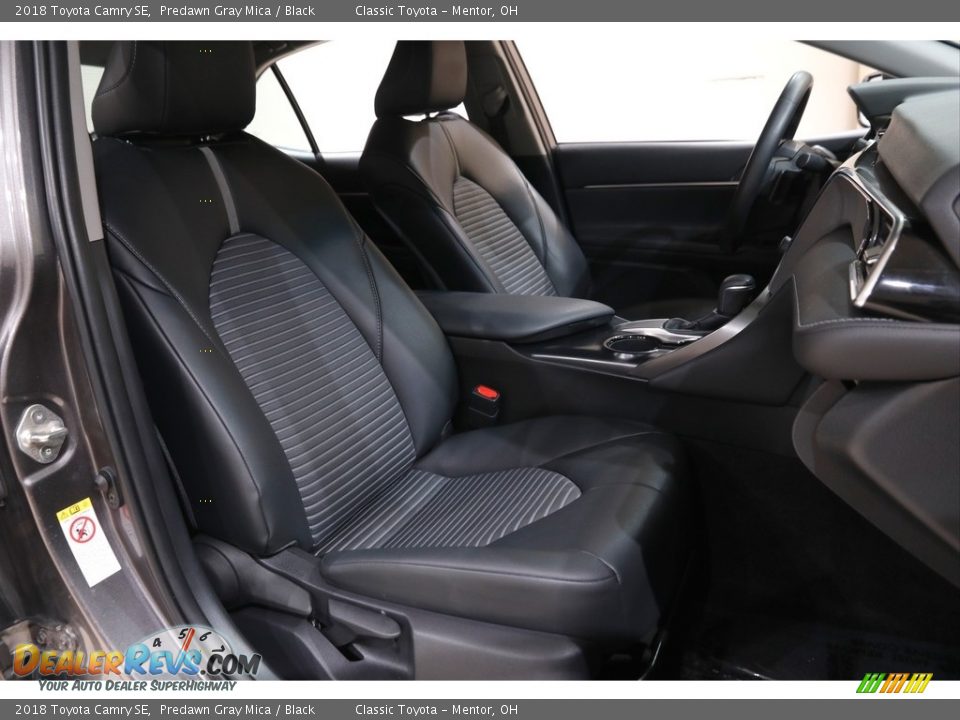 2018 Toyota Camry SE Predawn Gray Mica / Black Photo #14