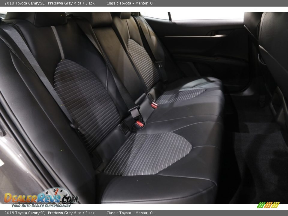 2018 Toyota Camry SE Predawn Gray Mica / Black Photo #15