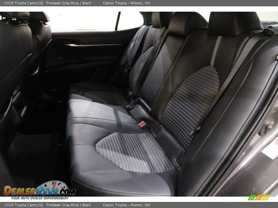2018 Toyota Camry SE Predawn Gray Mica / Black Photo #16