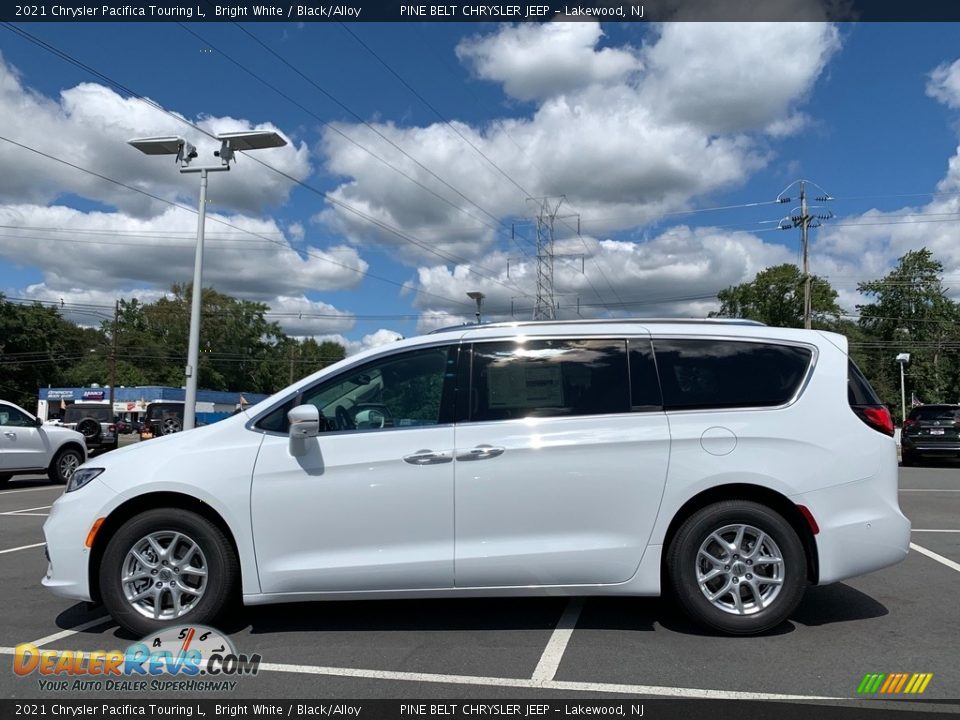 Bright White 2021 Chrysler Pacifica Touring L Photo #4