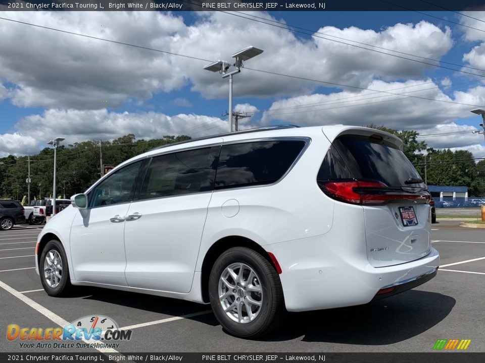 2021 Chrysler Pacifica Touring L Bright White / Black/Alloy Photo #6