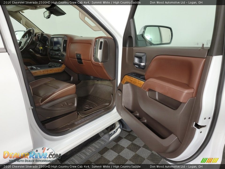 Door Panel of 2016 Chevrolet Silverado 2500HD High Country Crew Cab 4x4 Photo #28