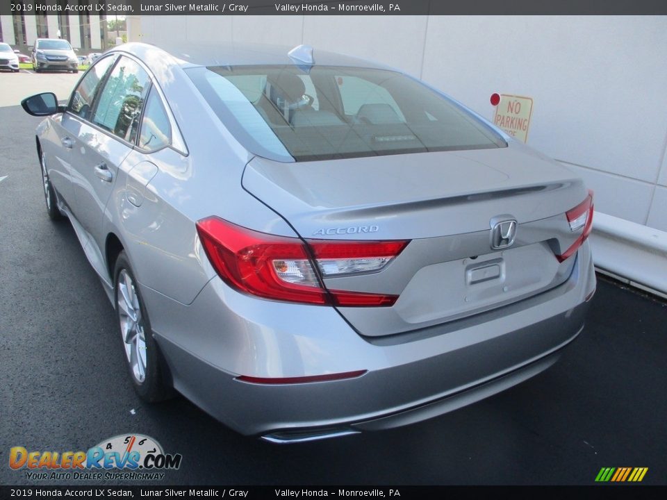 2019 Honda Accord LX Sedan Lunar Silver Metallic / Gray Photo #3