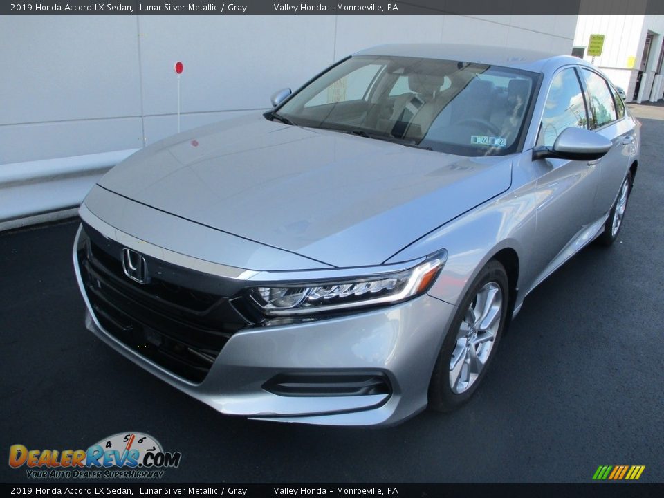 2019 Honda Accord LX Sedan Lunar Silver Metallic / Gray Photo #9