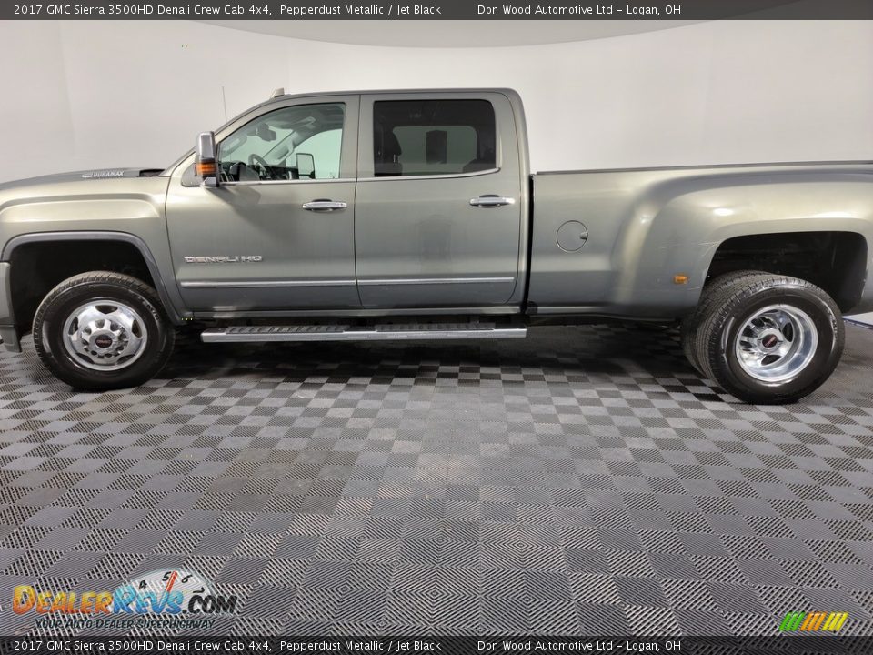 2017 GMC Sierra 3500HD Denali Crew Cab 4x4 Pepperdust Metallic / Jet Black Photo #8