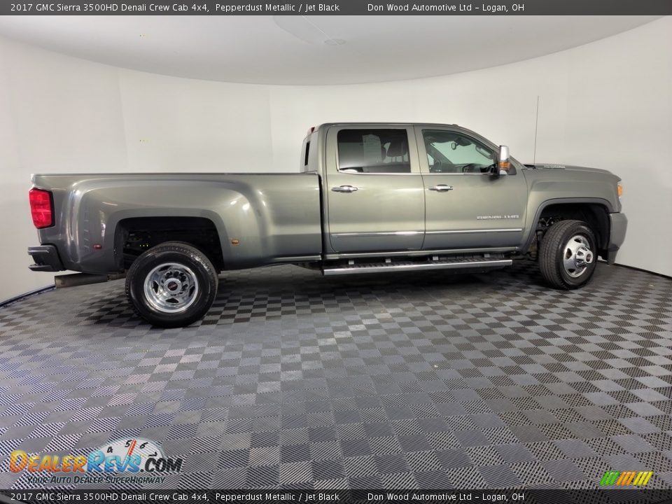 2017 GMC Sierra 3500HD Denali Crew Cab 4x4 Pepperdust Metallic / Jet Black Photo #12