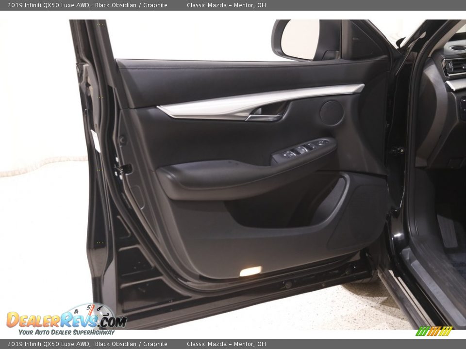 2019 Infiniti QX50 Luxe AWD Black Obsidian / Graphite Photo #4