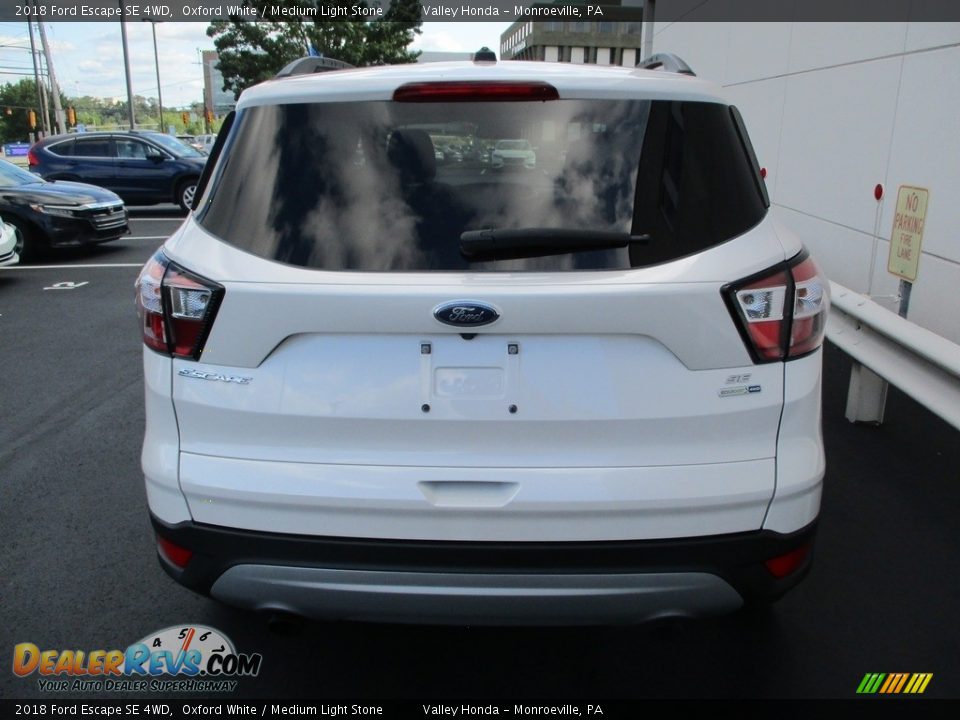 2018 Ford Escape SE 4WD Oxford White / Medium Light Stone Photo #4