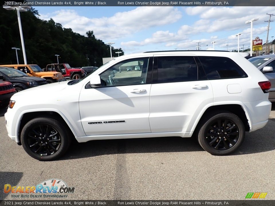 2021 Jeep Grand Cherokee Laredo 4x4 Bright White / Black Photo #2