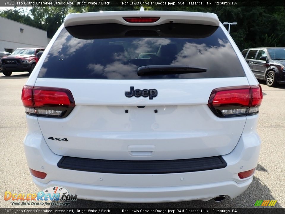 2021 Jeep Grand Cherokee Laredo 4x4 Bright White / Black Photo #4