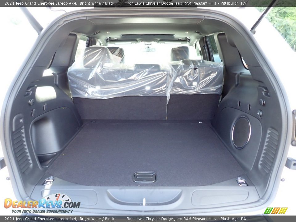 2021 Jeep Grand Cherokee Laredo 4x4 Bright White / Black Photo #5