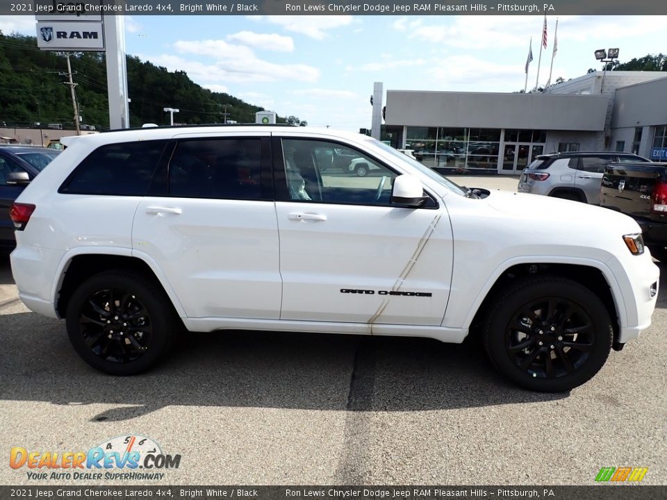 2021 Jeep Grand Cherokee Laredo 4x4 Bright White / Black Photo #7