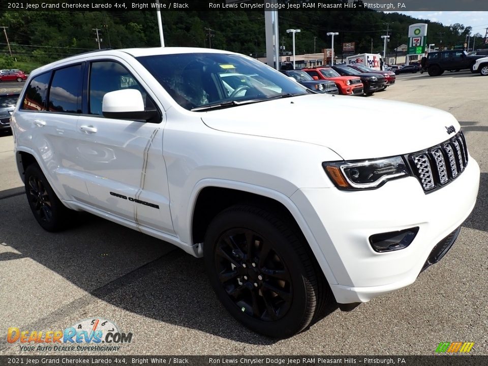 2021 Jeep Grand Cherokee Laredo 4x4 Bright White / Black Photo #8