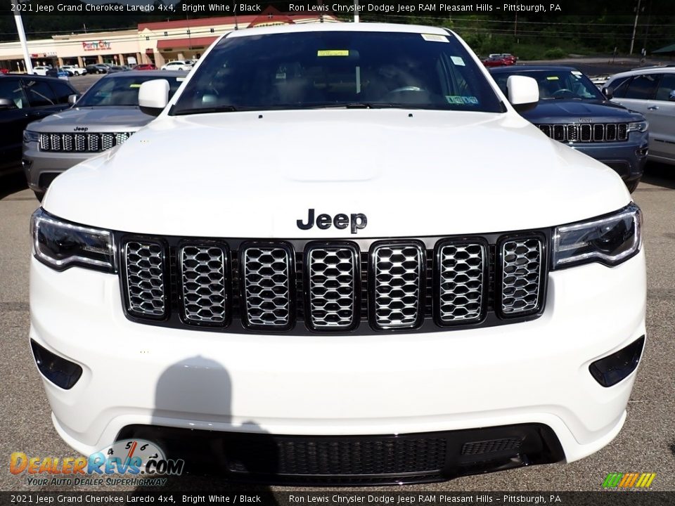 2021 Jeep Grand Cherokee Laredo 4x4 Bright White / Black Photo #9