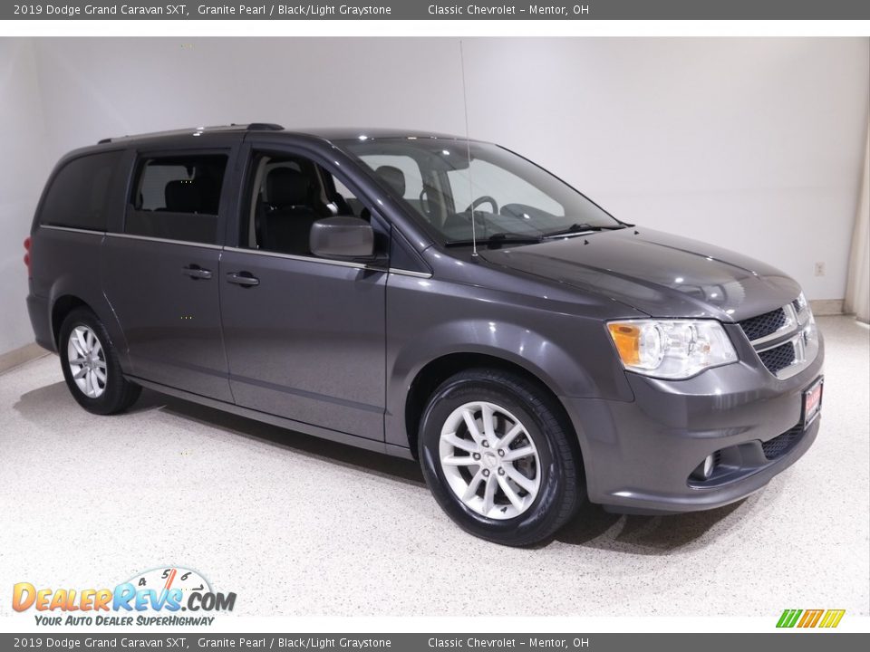 2019 Dodge Grand Caravan SXT Granite Pearl / Black/Light Graystone Photo #1