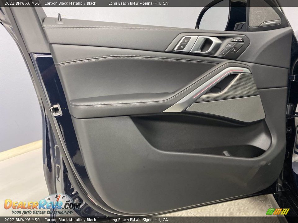 Door Panel of 2022 BMW X6 M50i Photo #11