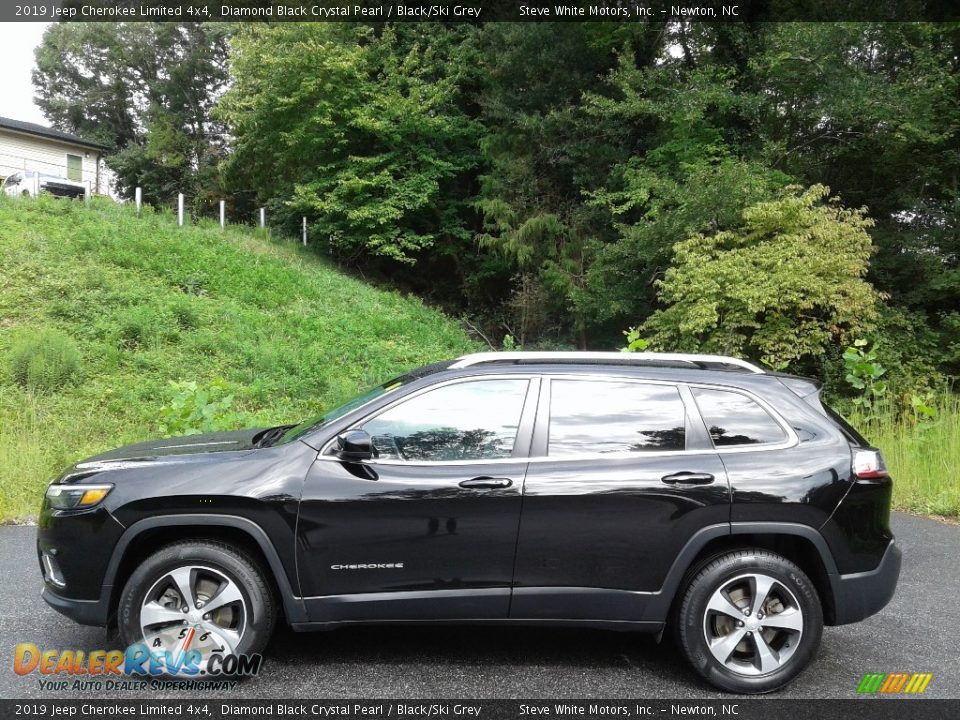 2019 Jeep Cherokee Limited 4x4 Diamond Black Crystal Pearl / Black/Ski Grey Photo #1