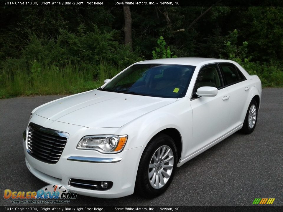 2014 Chrysler 300 Bright White / Black/Light Frost Beige Photo #3