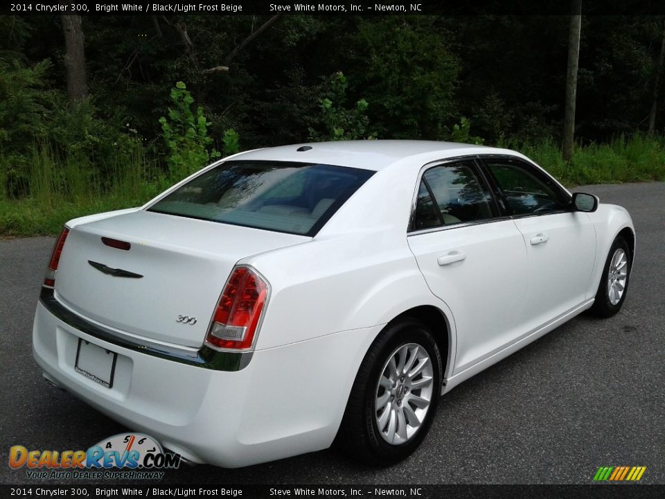 2014 Chrysler 300 Bright White / Black/Light Frost Beige Photo #7