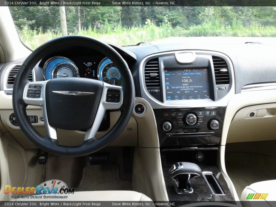 2014 Chrysler 300 Bright White / Black/Light Frost Beige Photo #18