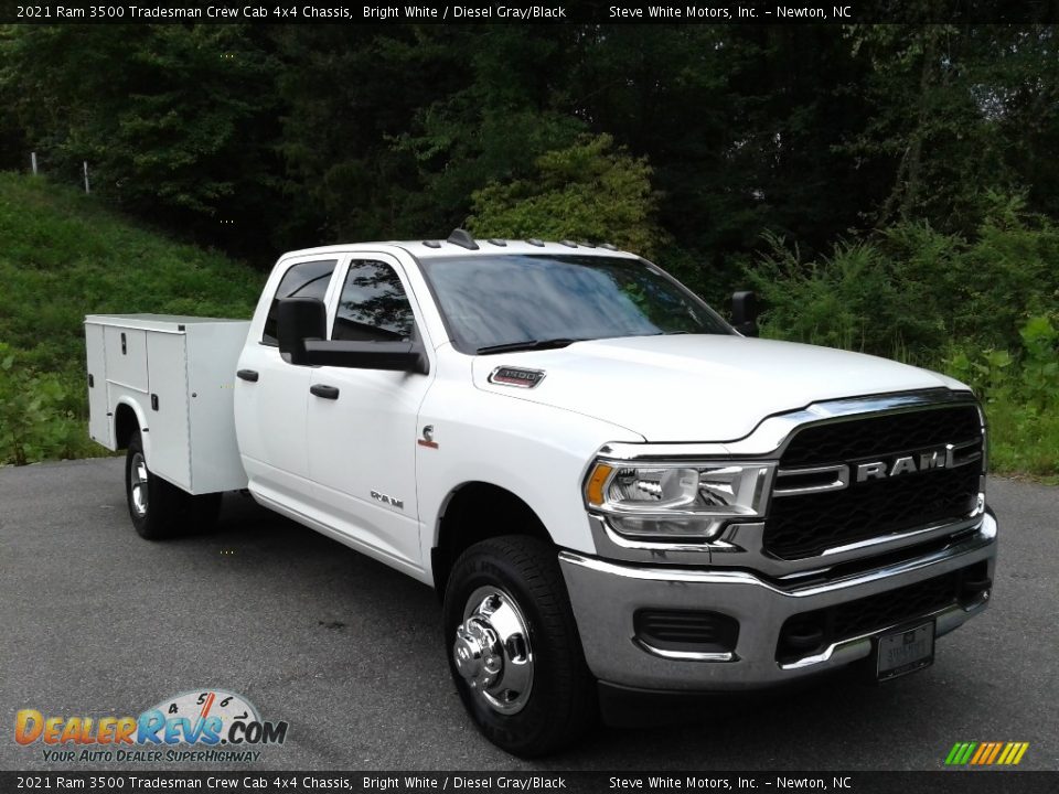 2021 Ram 3500 Tradesman Crew Cab 4x4 Chassis Bright White / Diesel Gray/Black Photo #4