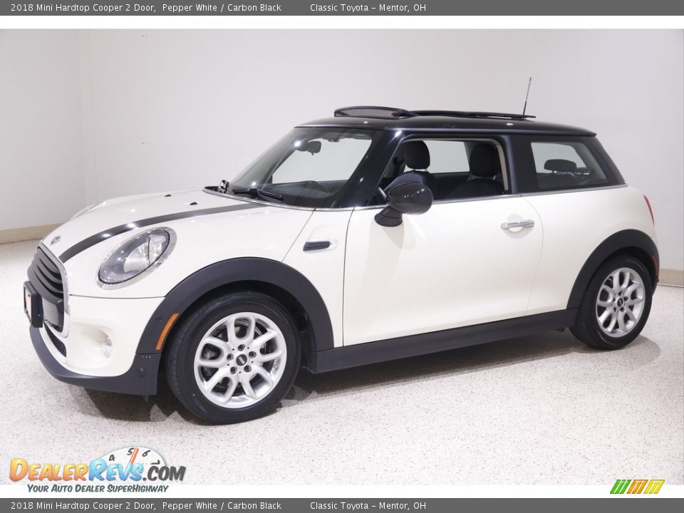 2018 Mini Hardtop Cooper 2 Door Pepper White / Carbon Black Photo #3