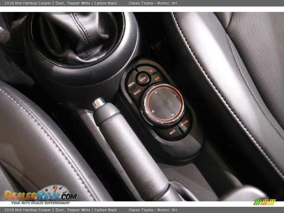 2018 Mini Hardtop Cooper 2 Door Pepper White / Carbon Black Photo #13