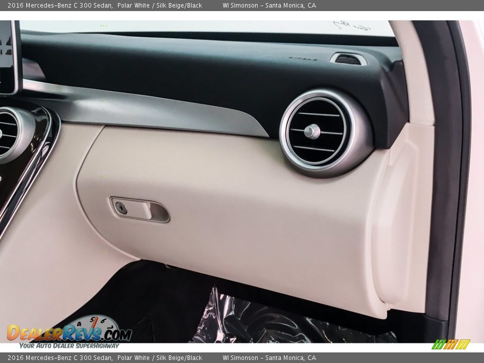 2016 Mercedes-Benz C 300 Sedan Polar White / Silk Beige/Black Photo #29