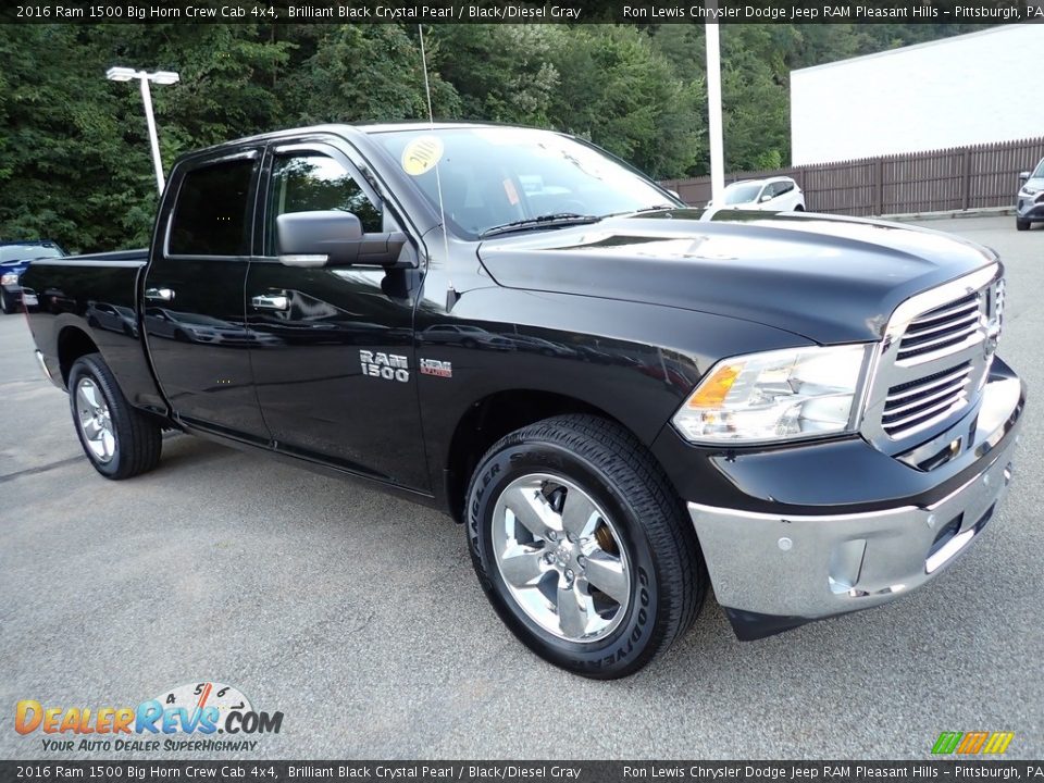 Front 3/4 View of 2016 Ram 1500 Big Horn Crew Cab 4x4 Photo #7