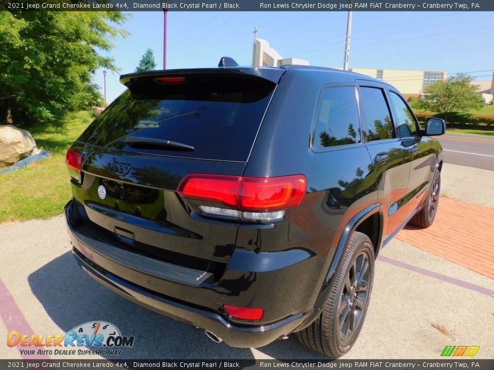 2021 Jeep Grand Cherokee Laredo 4x4 Diamond Black Crystal Pearl / Black Photo #5