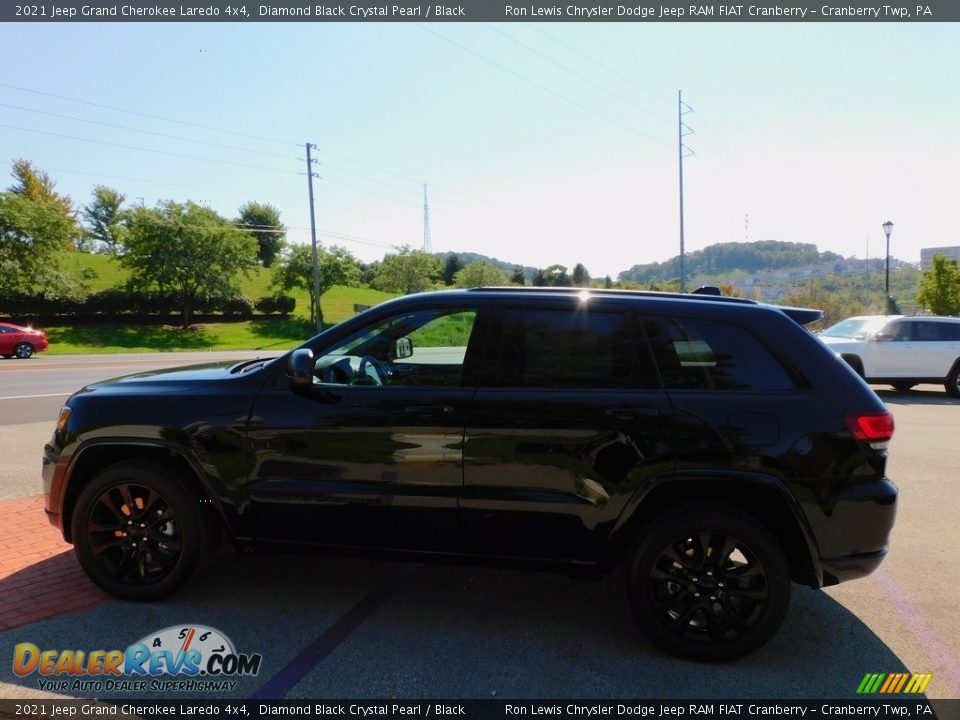2021 Jeep Grand Cherokee Laredo 4x4 Diamond Black Crystal Pearl / Black Photo #9