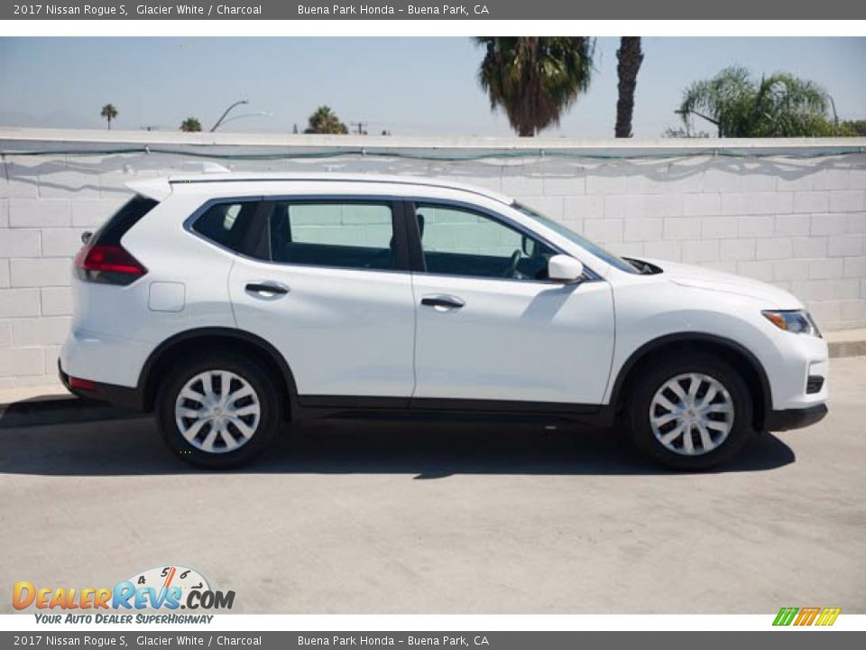 2017 Nissan Rogue S Glacier White / Charcoal Photo #12