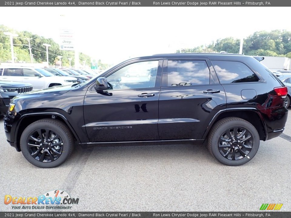 2021 Jeep Grand Cherokee Laredo 4x4 Diamond Black Crystal Pearl / Black Photo #2